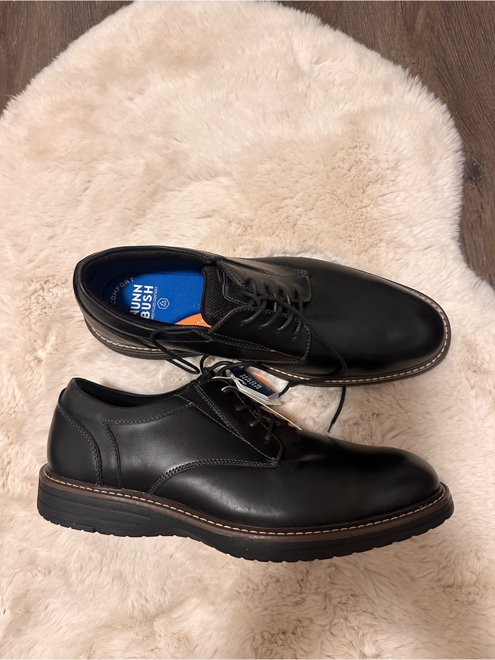 Nunn Bush Black Leather Lace-Up Oxfords with Contrast Stitching